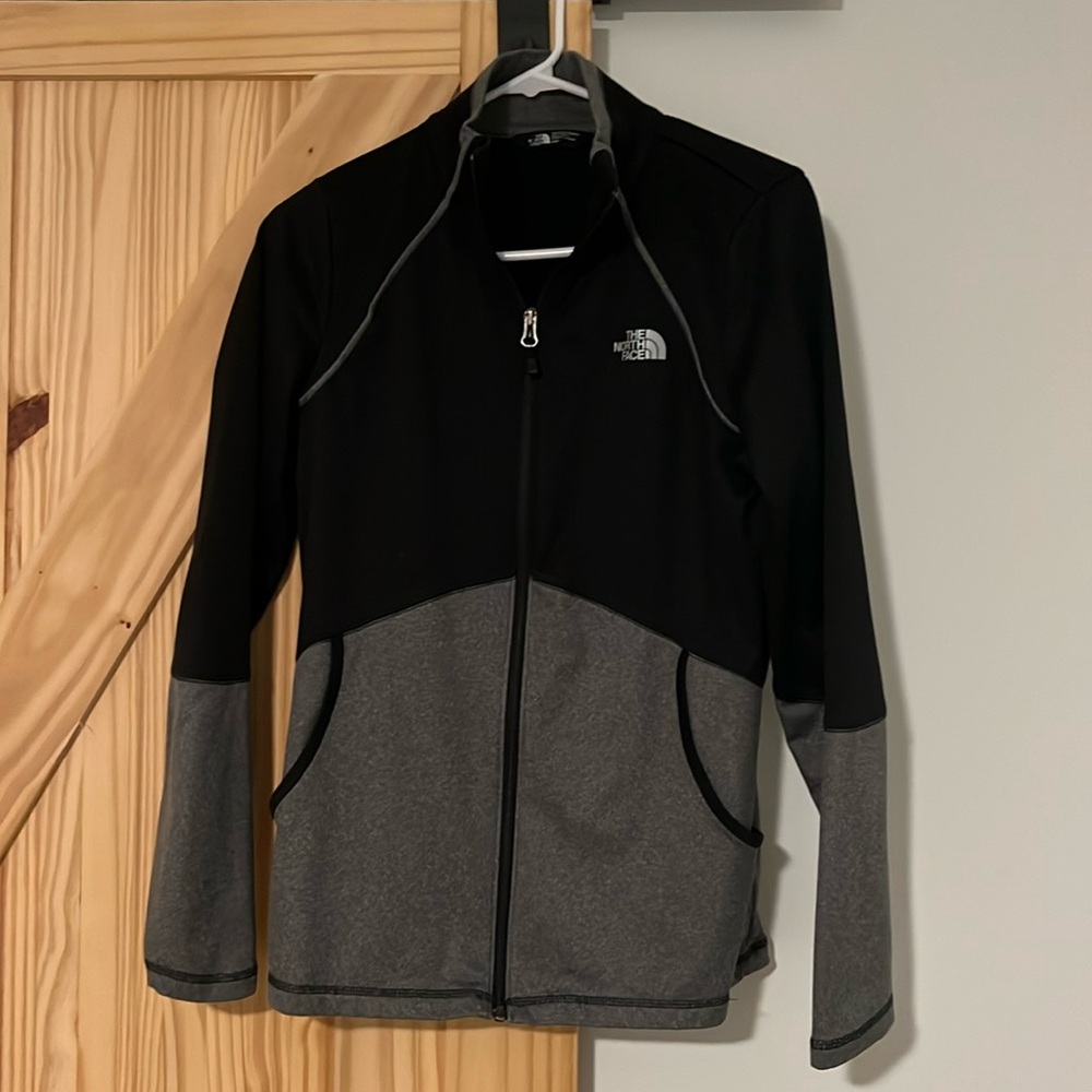 North face zip up. Size medium. Runs a bit small